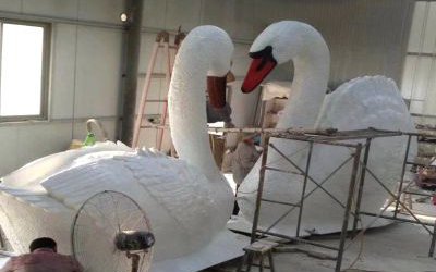 景區(qū)玻璃鋼創(chuàng)意白天鵝愛心雕塑