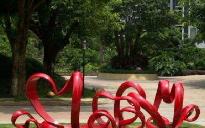 小區(qū)園林玻璃鋼抽象個(gè)性紅色愛(ài)心雕塑