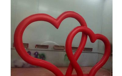廣場(chǎng)玻璃鋼兩個(gè)紅色愛(ài)心雕塑
