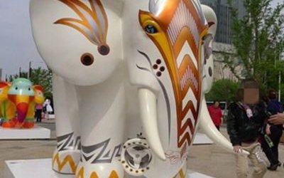 廣場創意玻璃鋼彩繪景觀大象雕塑