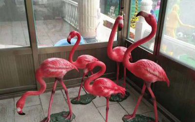 動(dòng)物園玻璃鋼彩繪仿真動(dòng)物火烈鳥(niǎo)雕塑