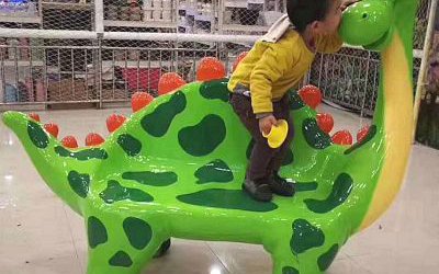 商場室內擺放玻璃鋼卡通恐龍座椅雕塑