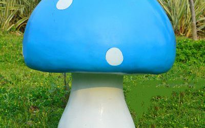 公園玻璃鋼藍(lán)色卡通蘑菇雕塑