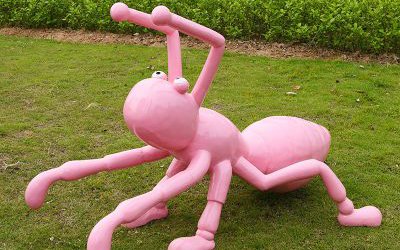 草坪玻璃鋼卡通螞蟻雕塑