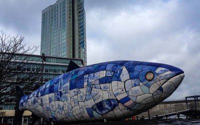 戶外廣場大型仿真動物玻璃鋼彩繪魚雕塑