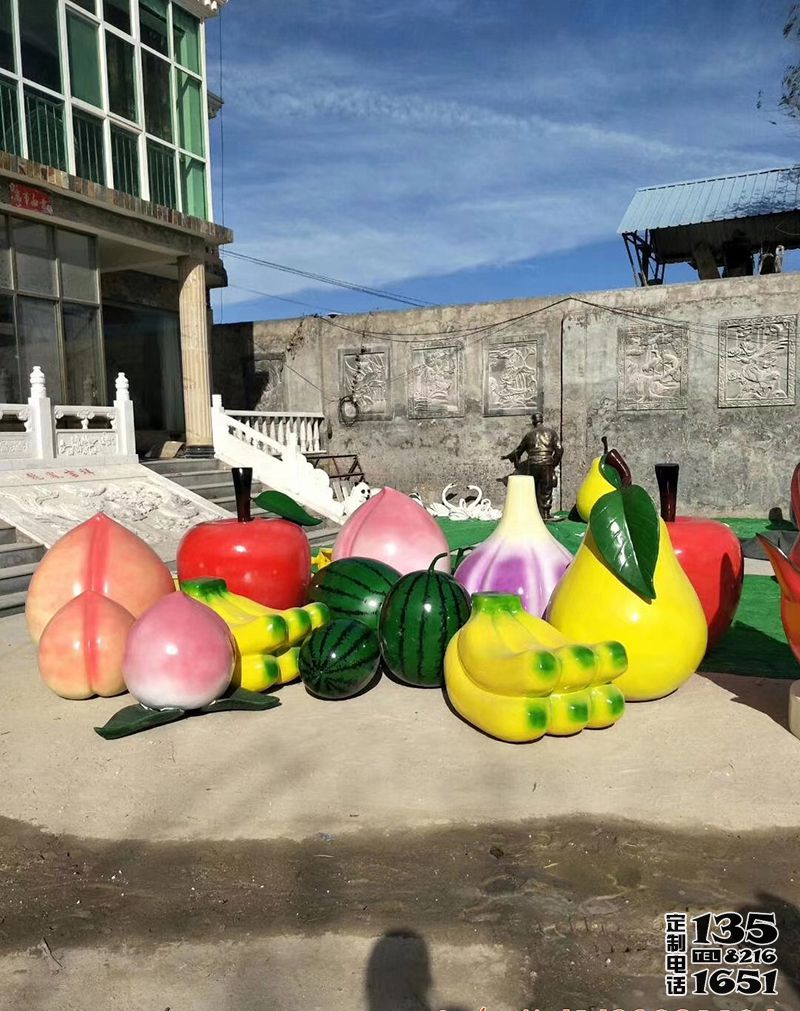 農場卡通玻璃鋼彩繪各種水果雕塑 農場卡通玻璃鋼彩繪各種水果雕塑