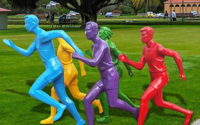 園林景觀幾何跑步運(yùn)動(dòng)人物玻璃鋼雕塑