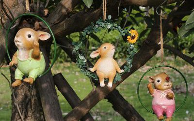 景區三只蕩秋千的玻璃鋼卡通兔子雕塑