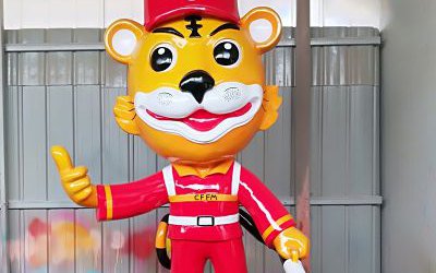 公園景區玻璃鋼卡通彩繪老虎雕塑