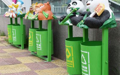 游樂(lè)場(chǎng)擺放卡通玻璃鋼垃圾桶雕塑