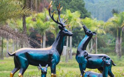 戶外景區創意玻璃鋼彩繪大型景觀裝飾品擺件梅花鹿雕塑