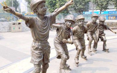 城市廣場滑旱冰小孩玻璃鋼仿銅小品景觀雕塑