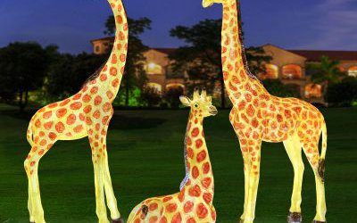 照明玻璃鋼戶外草坪廣場長頸鹿雕塑