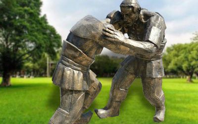 學(xué)院操場玻璃鋼仿銅摔跤人物雕塑