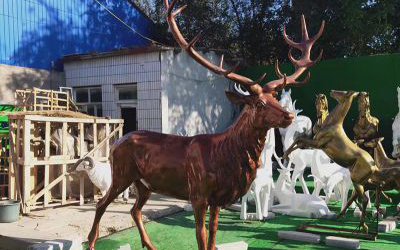 公園景區(qū)玻璃鋼仿銅戶外大型梅花鹿雕塑
