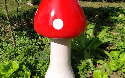 菜園創(chuàng)意仿真玻璃鋼蘑菇雕塑