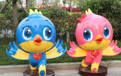 游樂(lè)園創(chuàng)意彩繪童趣幼兒園玻璃鋼卡通鴿子雕塑