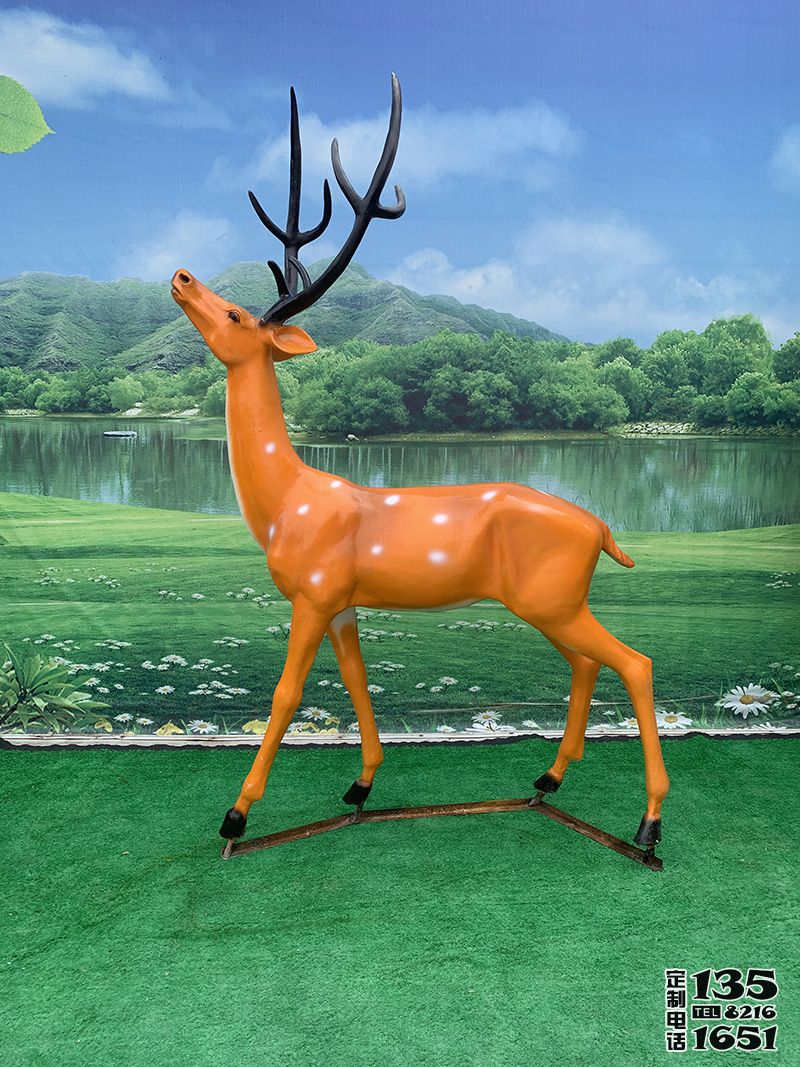 公園動(dòng)物園玻璃鋼仿真梅花鹿雕塑 公園動(dòng)物園玻璃鋼仿真梅花鹿雕塑