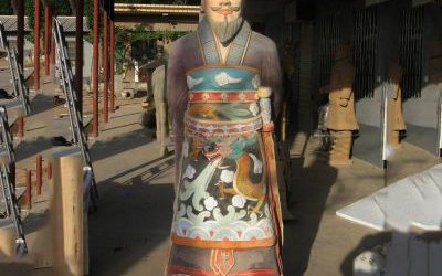 景區(qū)玻璃鋼彩繪秦始皇塑像