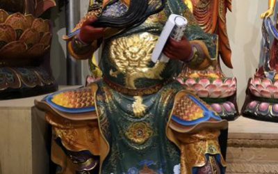 玻璃鋼彩繪大型寺廟景觀關公雕塑