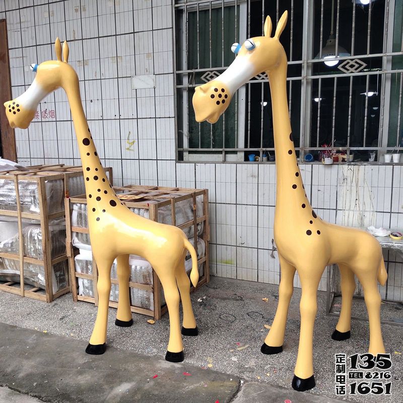 景區游樂園玻璃鋼卡通可愛長頸鹿雕塑 景區游樂園玻璃鋼卡通可愛長頸鹿雕塑